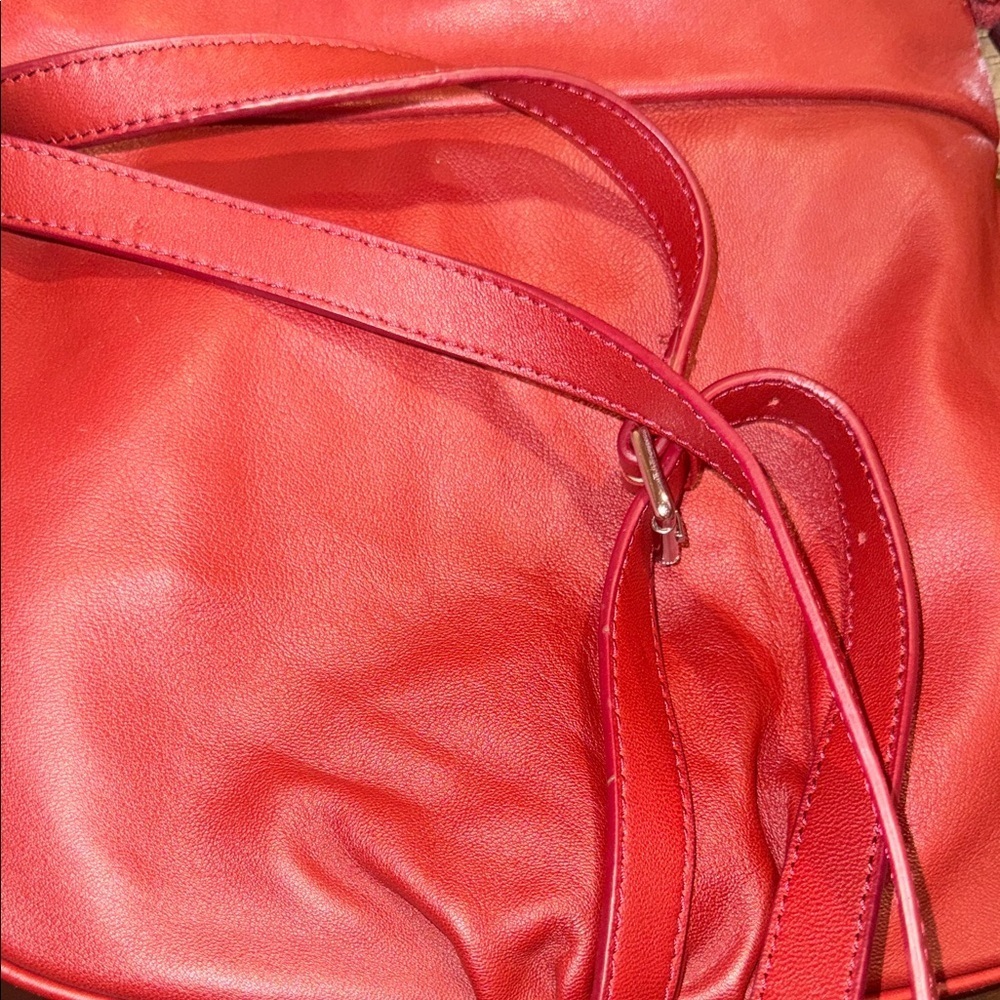 Elegant Red Leather Crossbody Bag - Picture 8 of 10